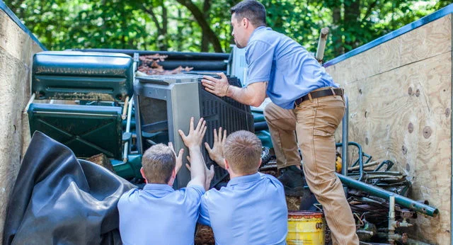 We offer very low-cost junk removal in Dubai Marina; we dispose of old, unusable washing machines and refrigerators. We make your house clean.